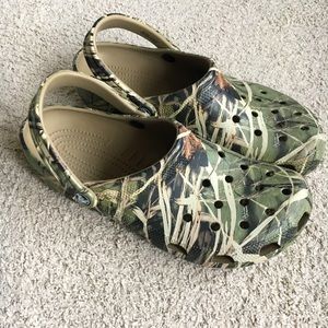 Real Tree Camo Advantage Max 4 HD CROCS! Mens size 10, Women’s 12